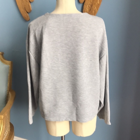 A New Day gray oversized everyday basic slightly cropped top, size S, crew neck - Picture 4 of 9